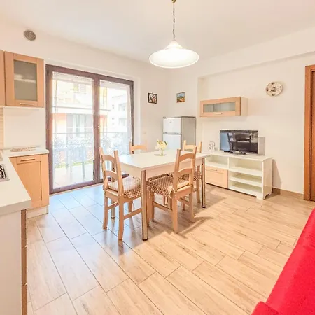 Aura 1 - Apartmán Pineto